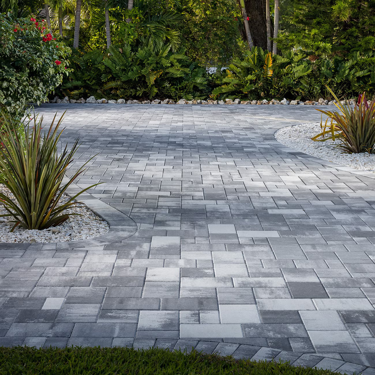 BELGARD PAVERS & COPING